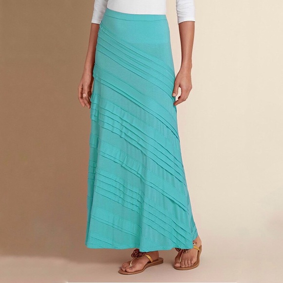 Soft Surroundings Dresses & Skirts - Soft Surroundings Petites Knit Tiered Maxi Skirt